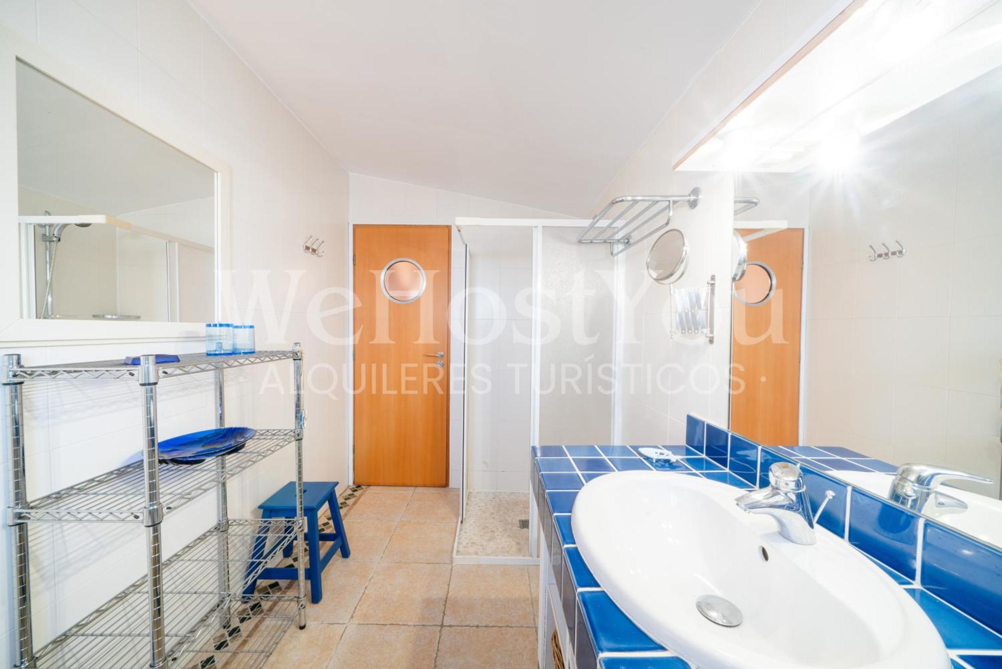 Wehostyou - Belle Maison Roses, Mas Bosca 12 *