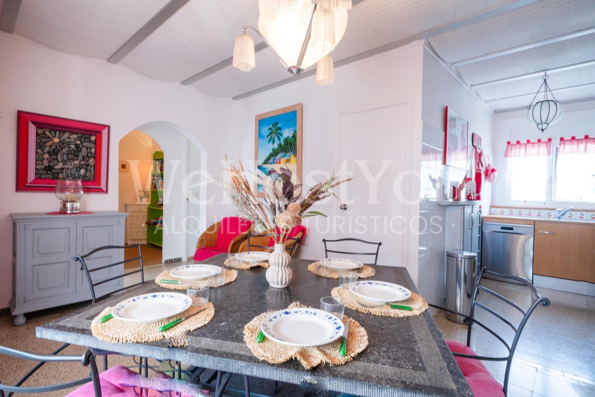 Wehostyou - Belle Maison Roses, Mas Bosca 12 Сasa de vacaciones